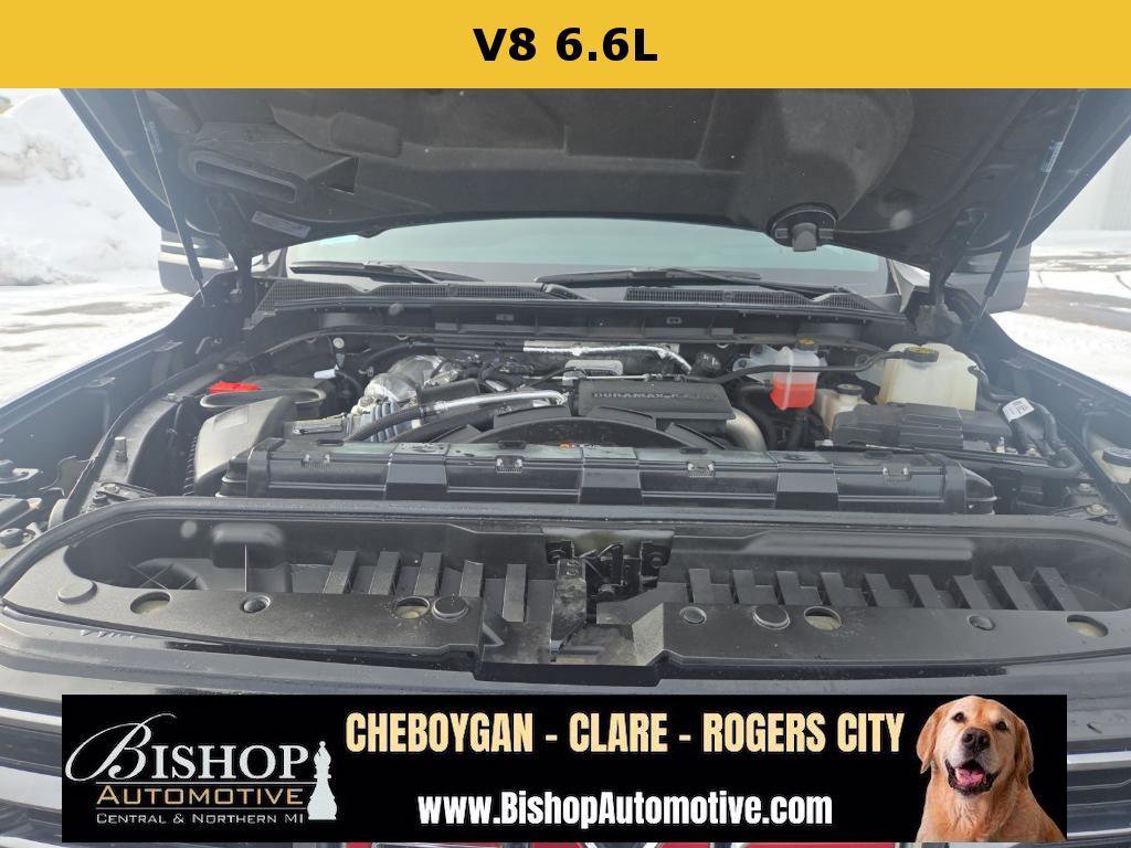 Used 2024 GMC Sierra 2500 AT4 w/ Technology Package image 9