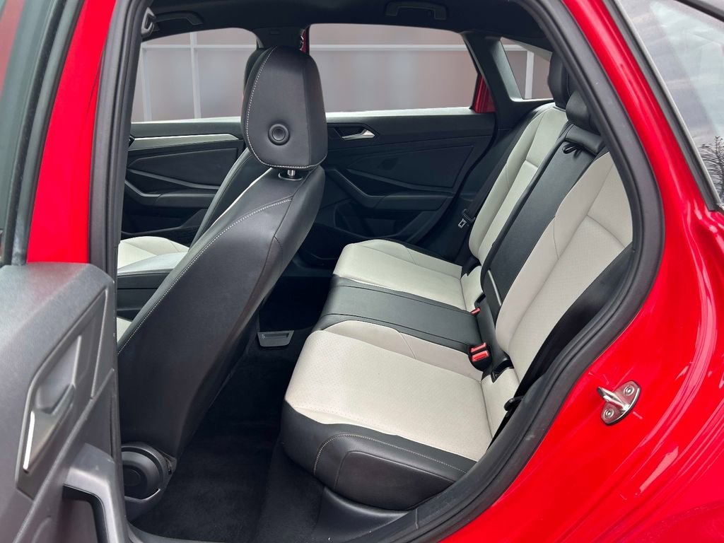 Used 2019 Volkswagen Jetta R-Line FWD image 14