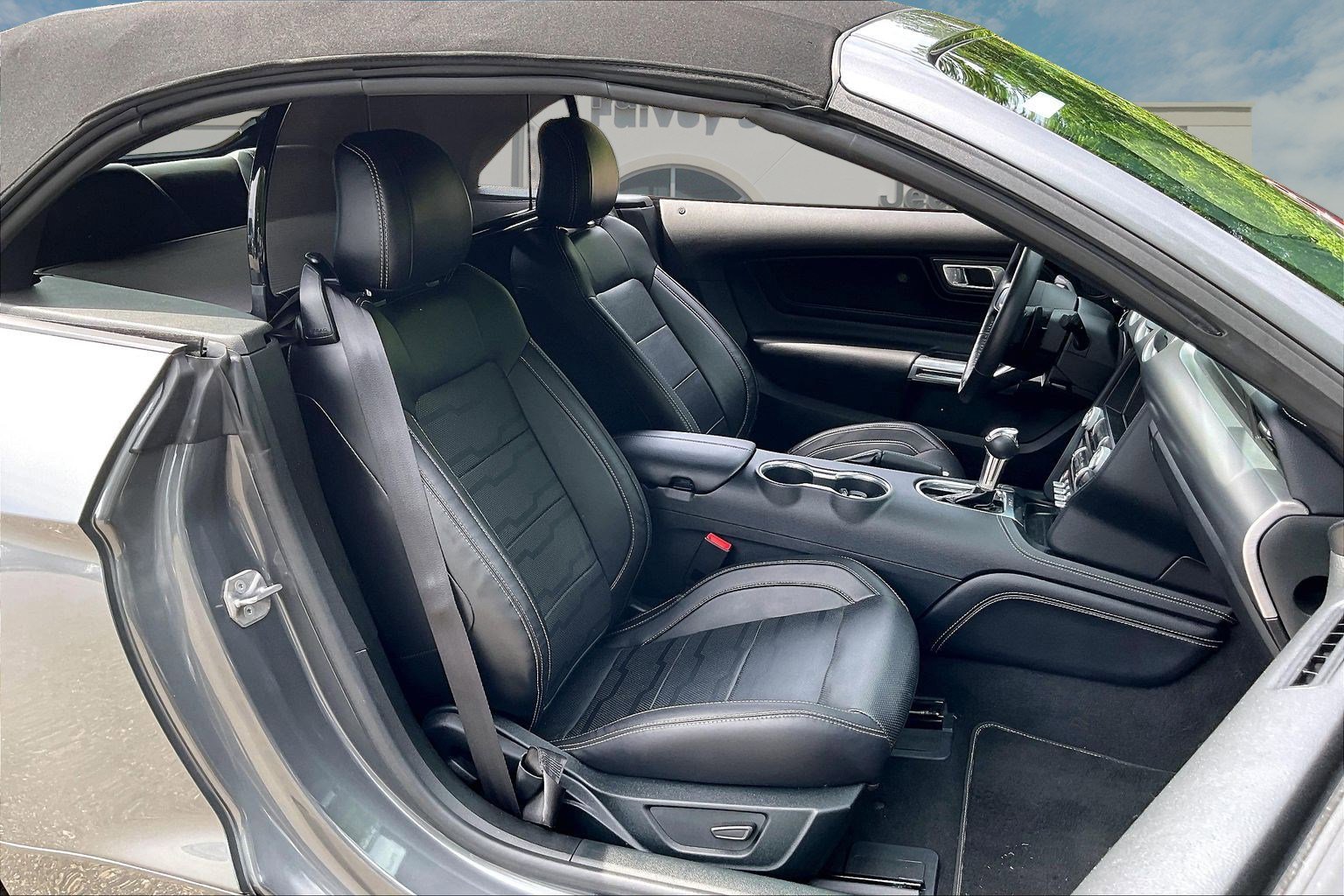 Used 2022 Ford Mustang GT Premium w/ Equipment Group 401A RWD image 7