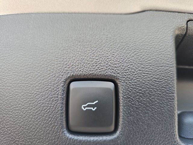 Used 2023 Ford Escape Platinum image 13