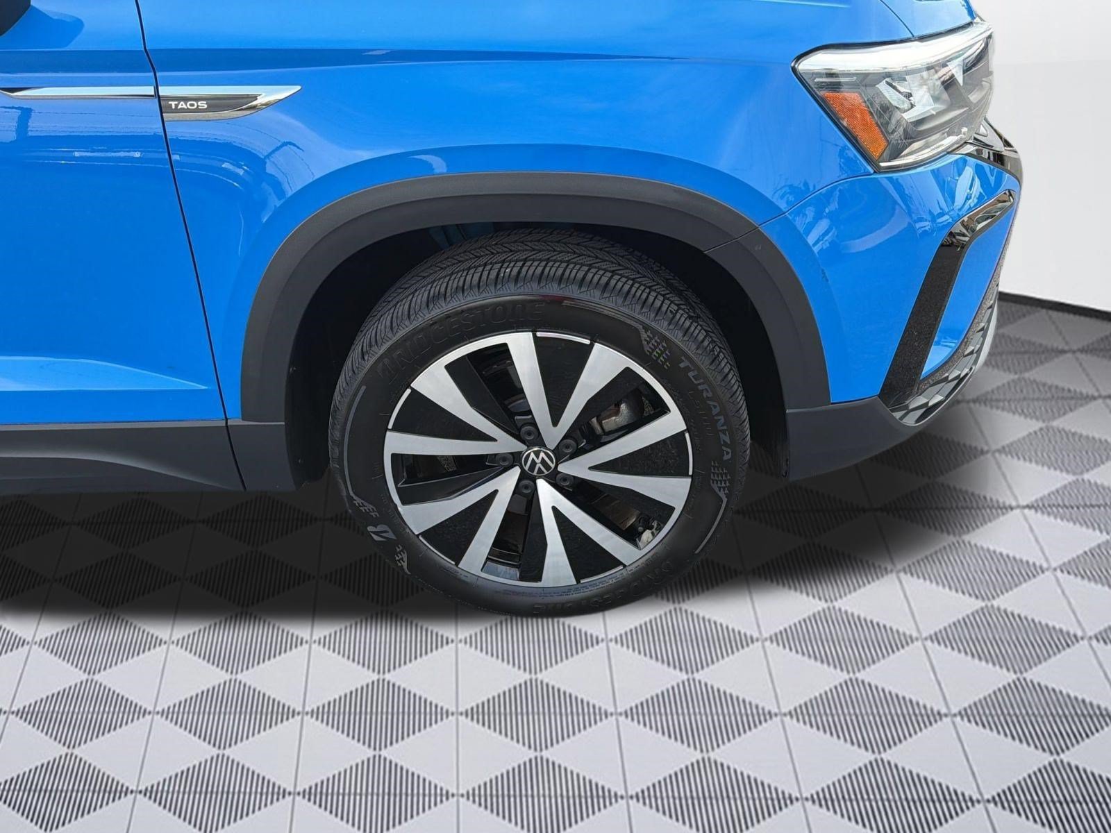 Certified 2022 Volkswagen Taos SE FWD image 12