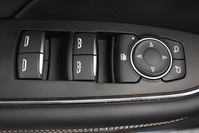 Used 2025 Buick Envision Sport Touring image 23