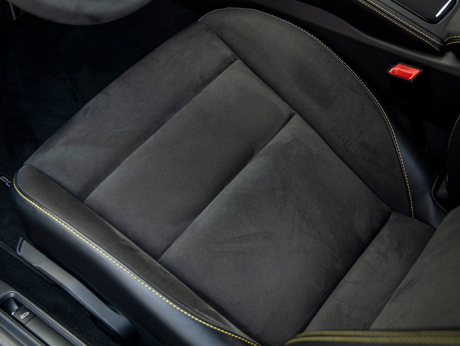 Certified 2021 Porsche 718 Cayman GT4 RWD image 23
