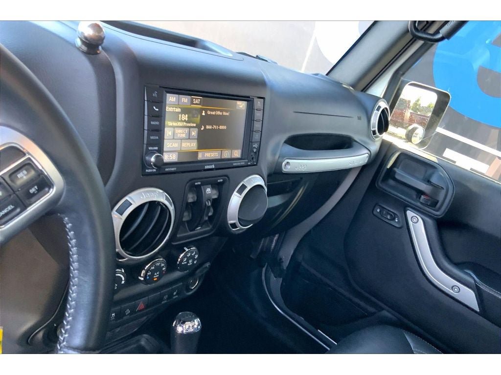 Used 2017 Jeep Wrangler Unlimited Rubicon AWD/4WD image 7