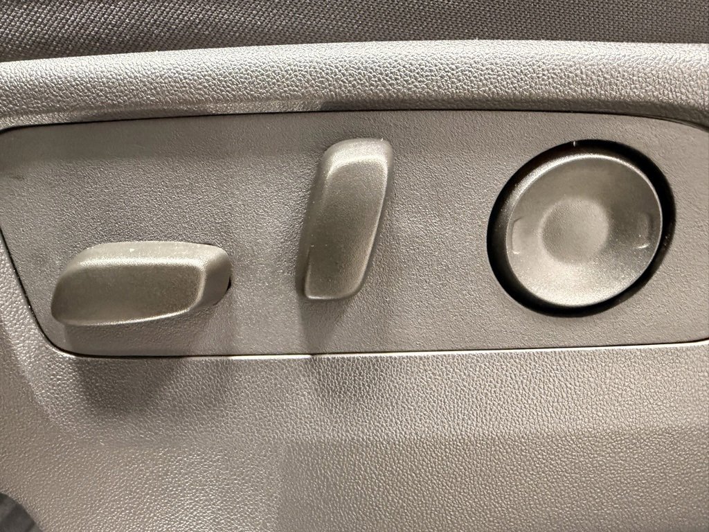 Used 2025 Chevrolet Silverado 2500 LT image 31