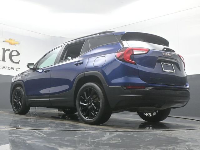 Used 2023 GMC Terrain SLE w/ Driver Convenience Package image 5