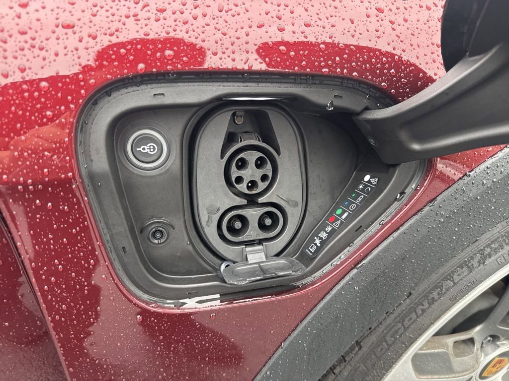 Used 2023 Porsche Taycan 4S image 10