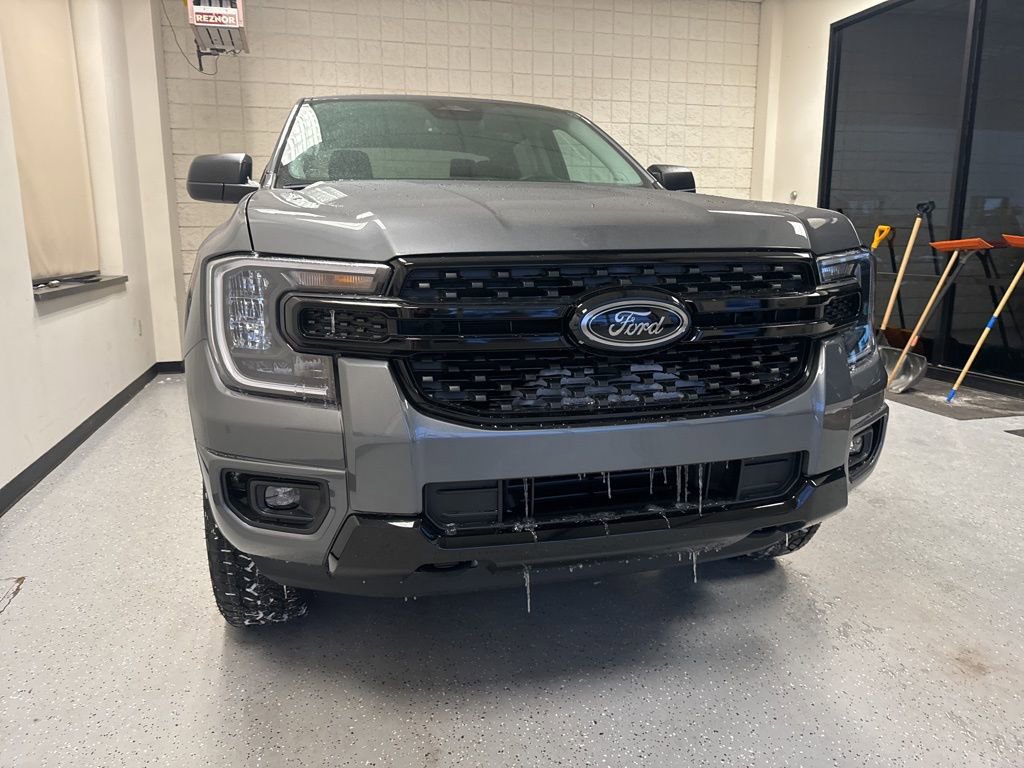 New 2026 Ford Ranger XLT w/ Black Appearance Package image 9