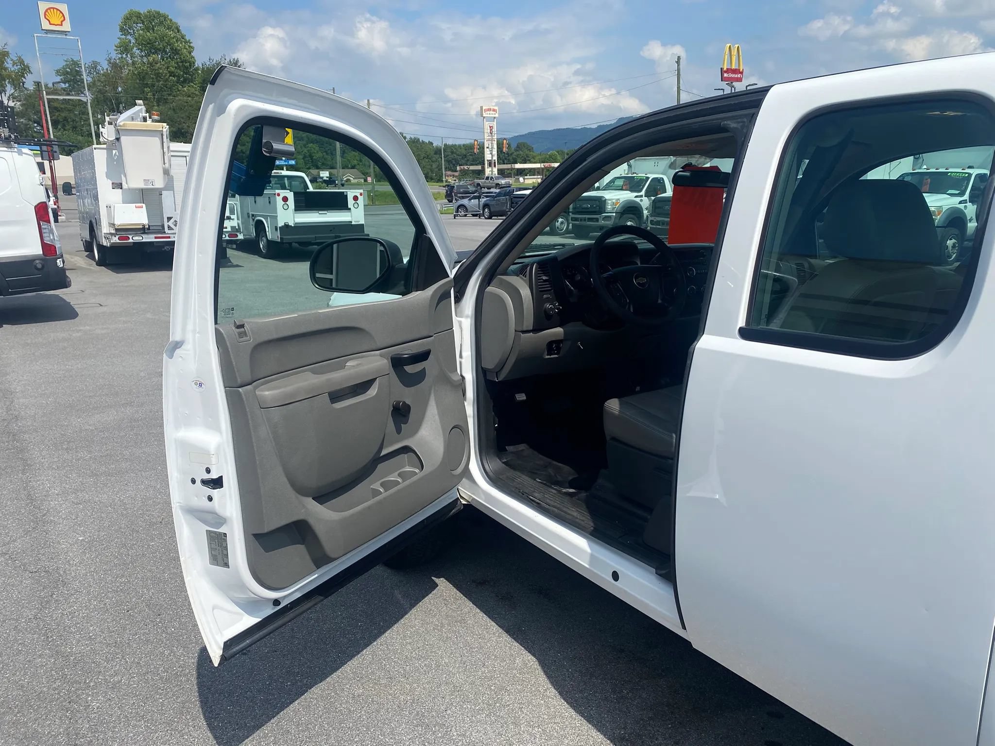 Used 2013 Chevrolet Silverado 2500 W/T AWD/4WD image 7