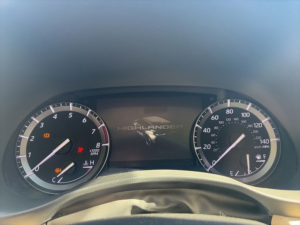 Used 2020 Toyota Highlander XLE AWD/4WD image 12