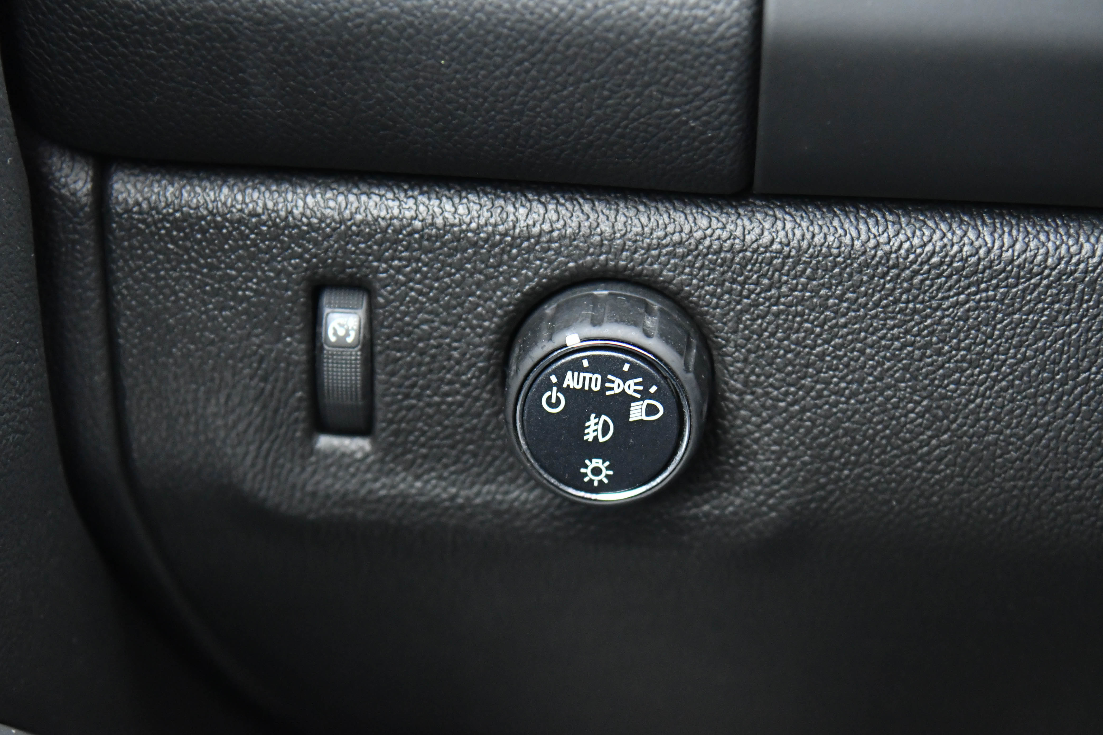 Used 2019 Chevrolet Colorado LT w/ LT Convenience Package image 30