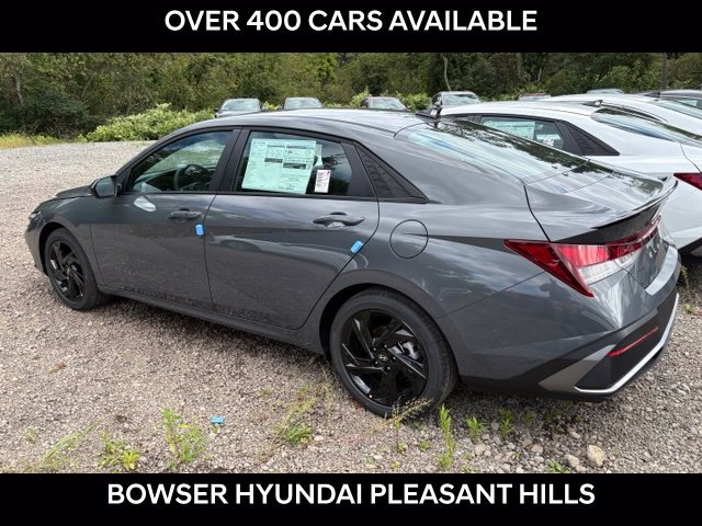 New 2026 Hyundai Elantra SEL Sport FWD image 3