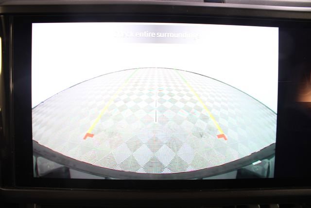 Used 2025 Jeep Wrangler Unlimited Sahara image 3