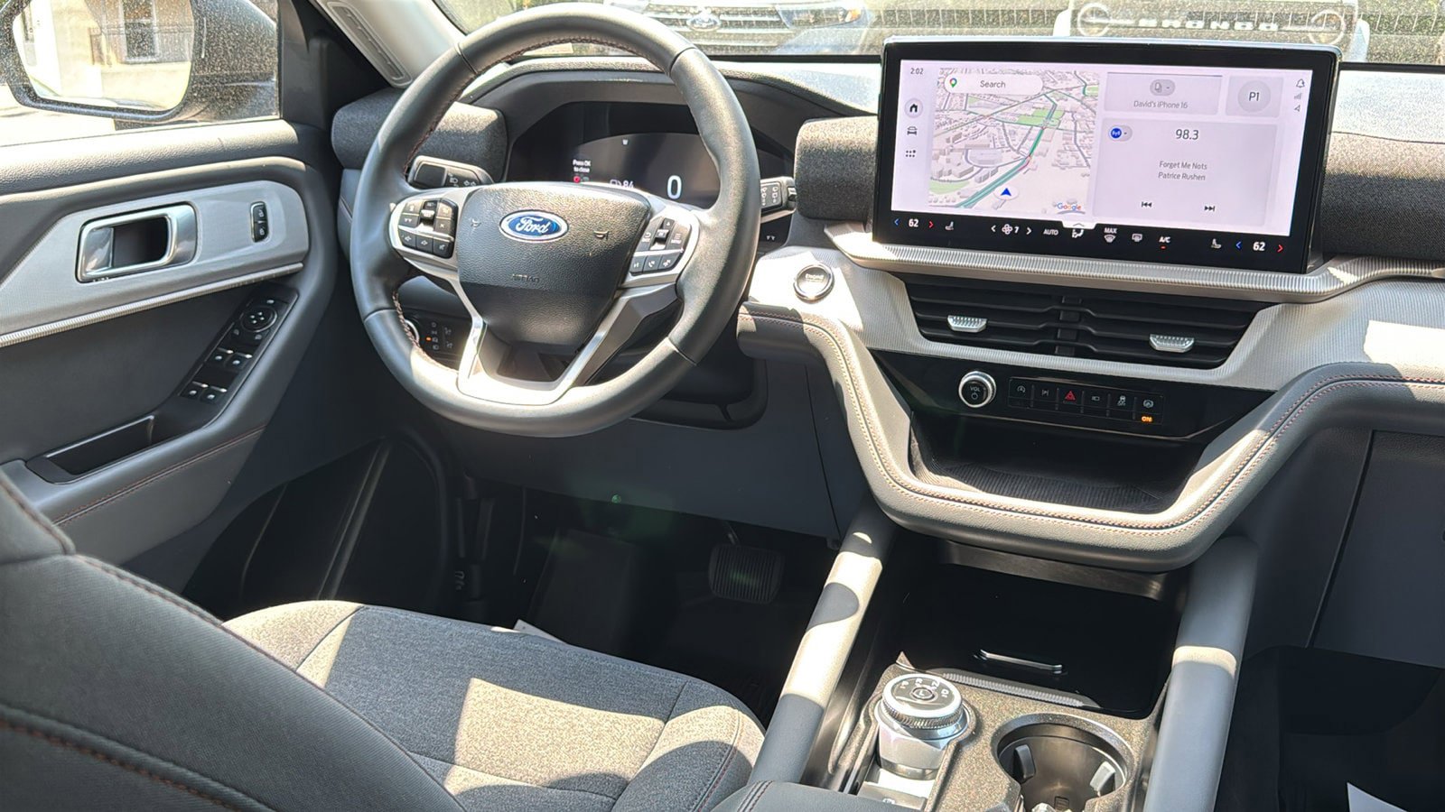 Used 2025 Ford Explorer Active AWD/4WD image 16