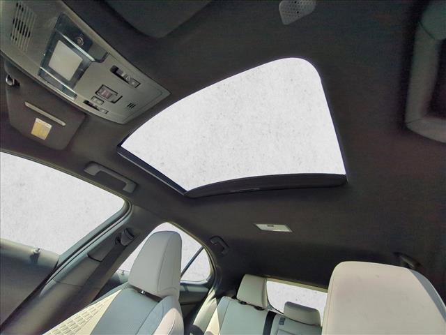 Used 2019 Lexus UX 250h w/ Premium Package image 15