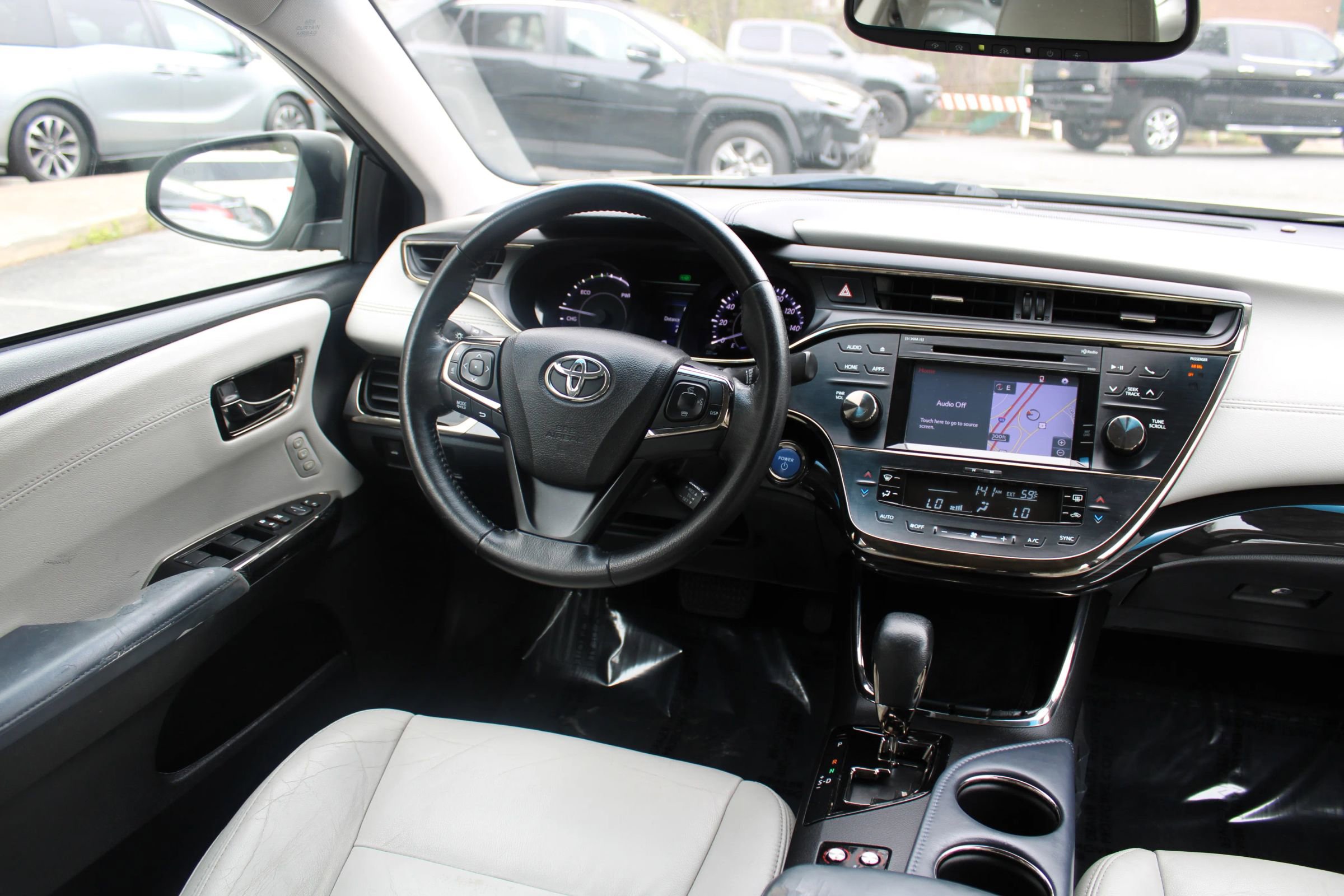 Used 2015 Toyota Avalon XLE Touring image 14