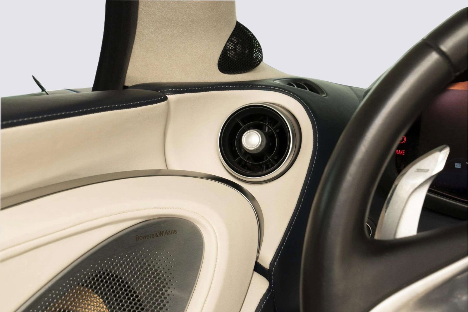 Used 2023 McLaren GT RWD image 20