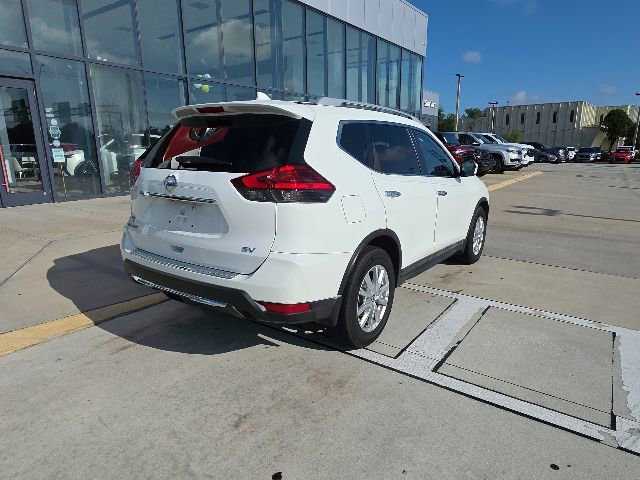 Used 2017 Nissan Rogue SV FWD image 4