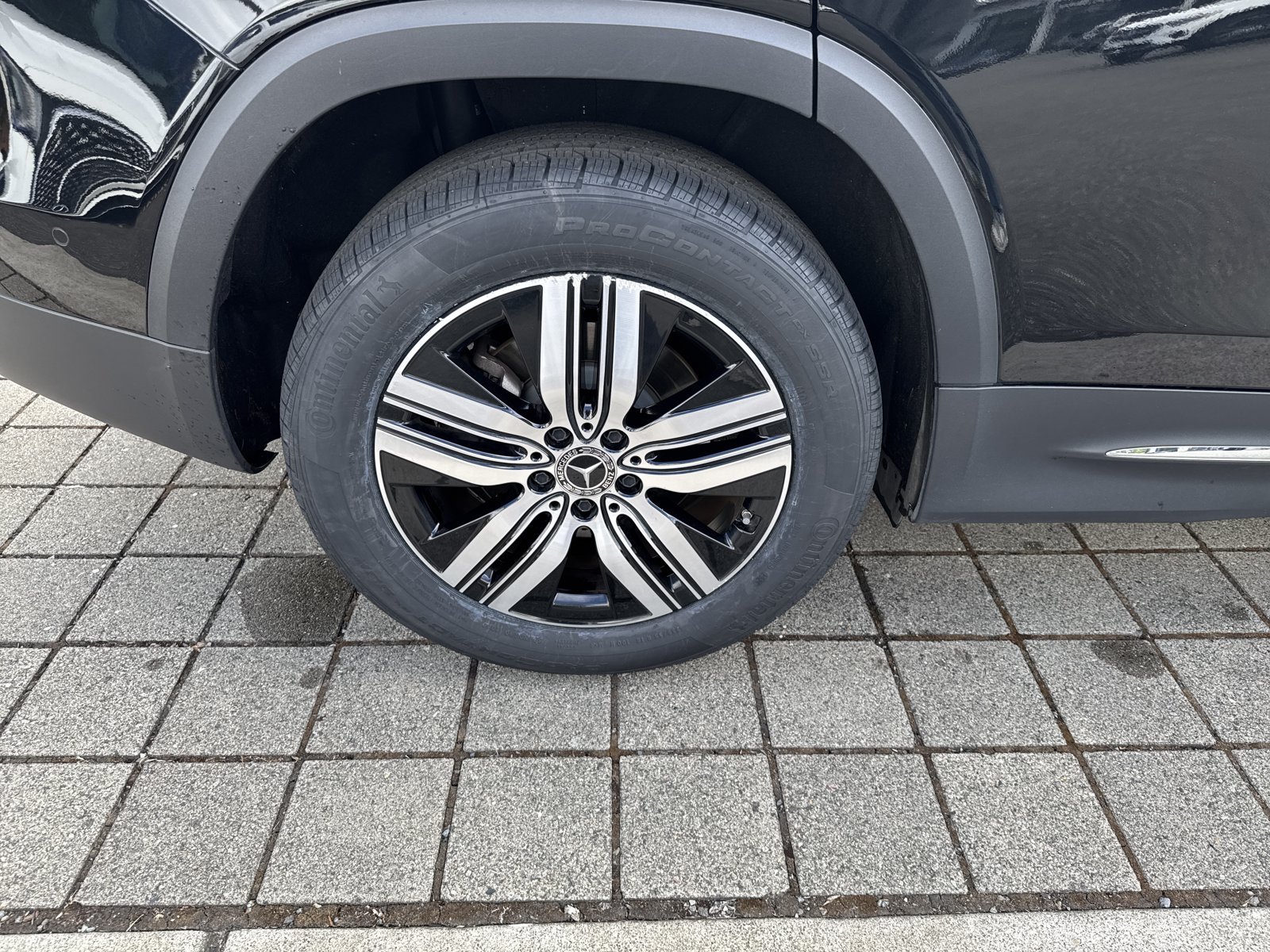 Certified 2024 Mercedes-Benz EQB 300 4MATIC image 11