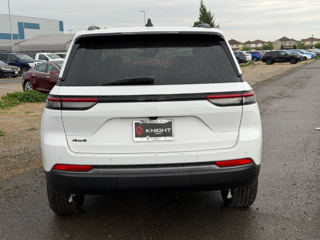 New 2026 Jeep Grand Cherokee Altitude AWD/4WD image 7