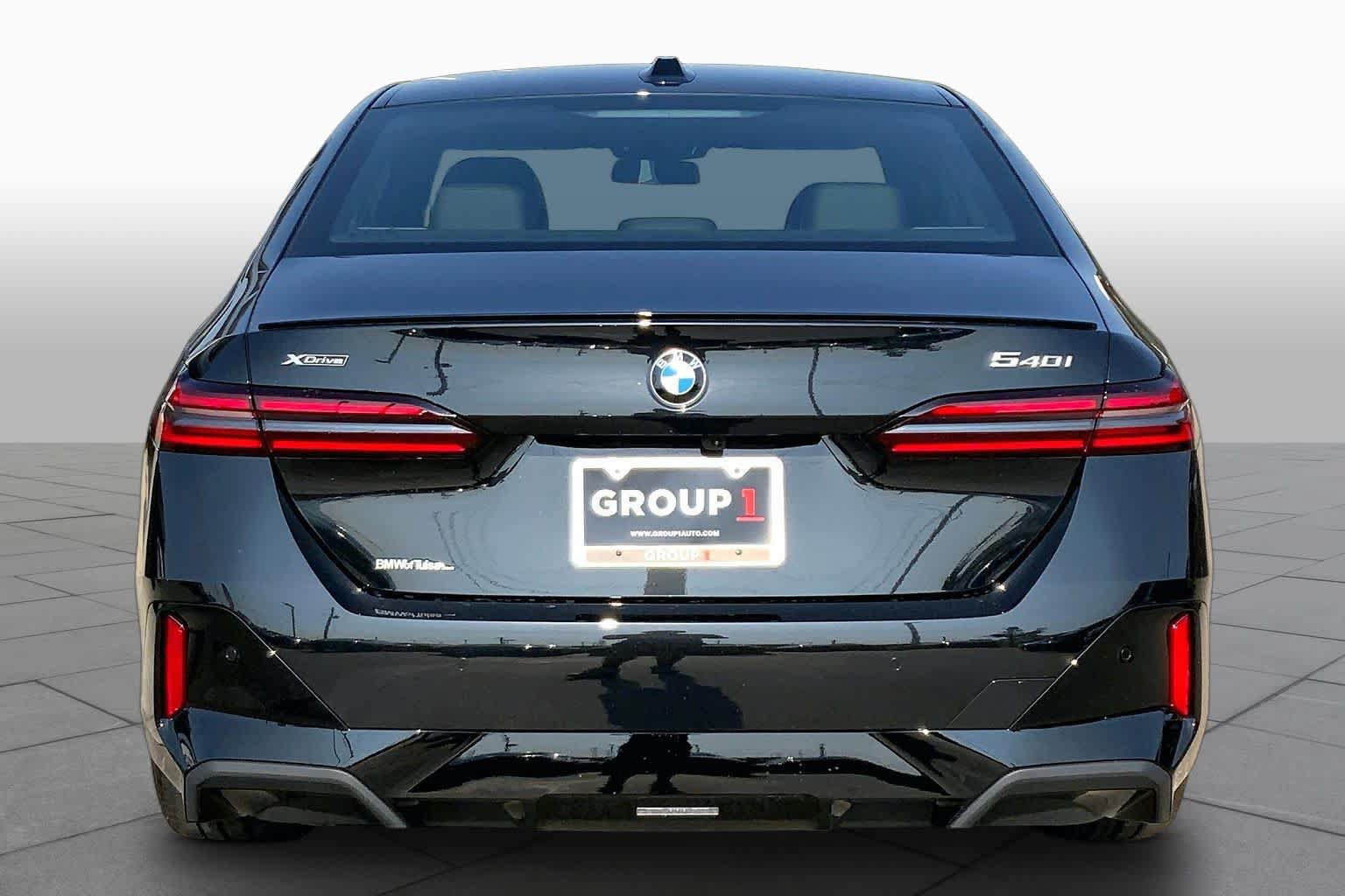 New 2027 BMW 540i xDrive w/ M Sport Package AWD/4WD image 4