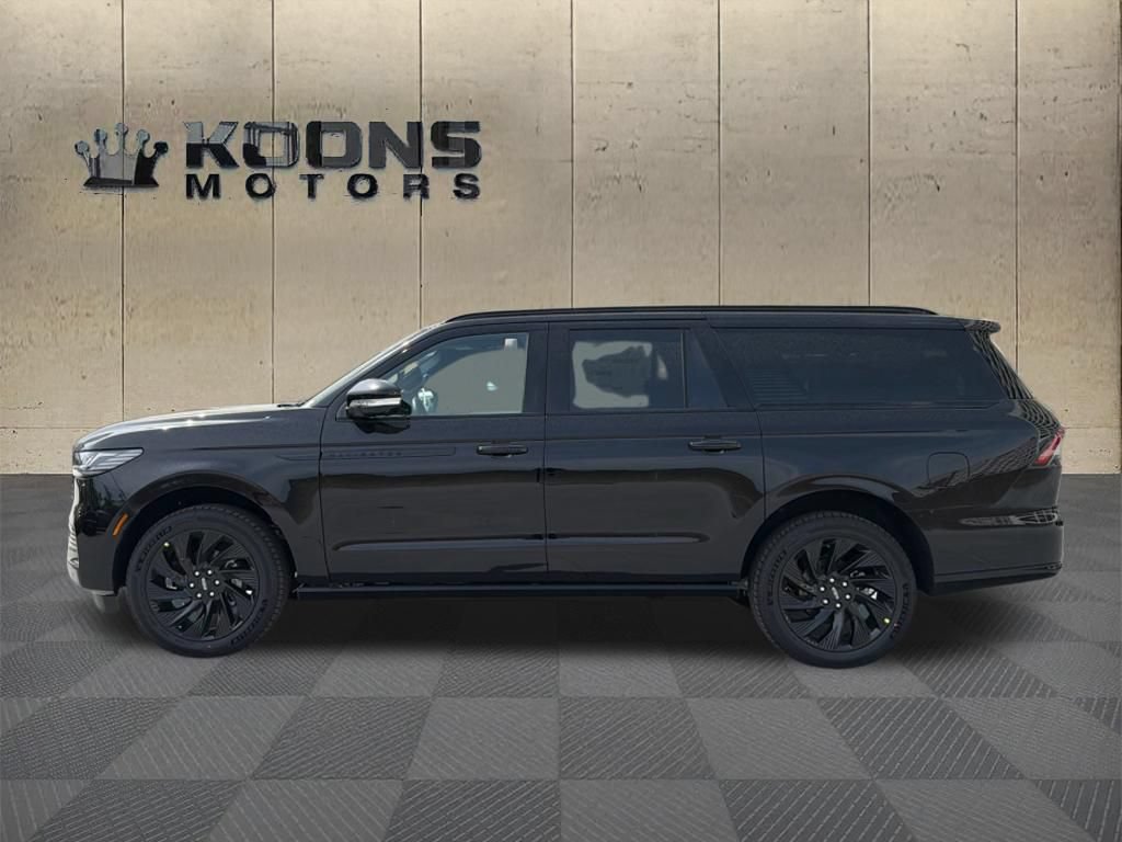 New 2026 Lincoln Navigator Reserve w/ Jet Appearance Package AWD/4WD image 4