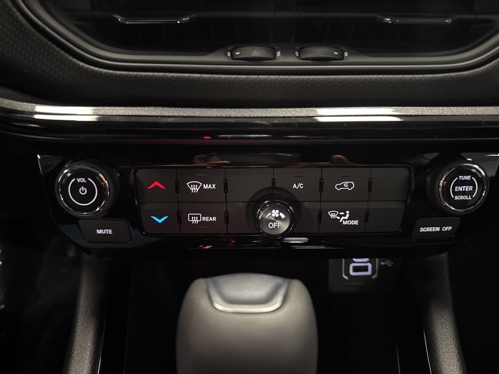 New 2026 Jeep Compass Latitude AWD/4WD image 22