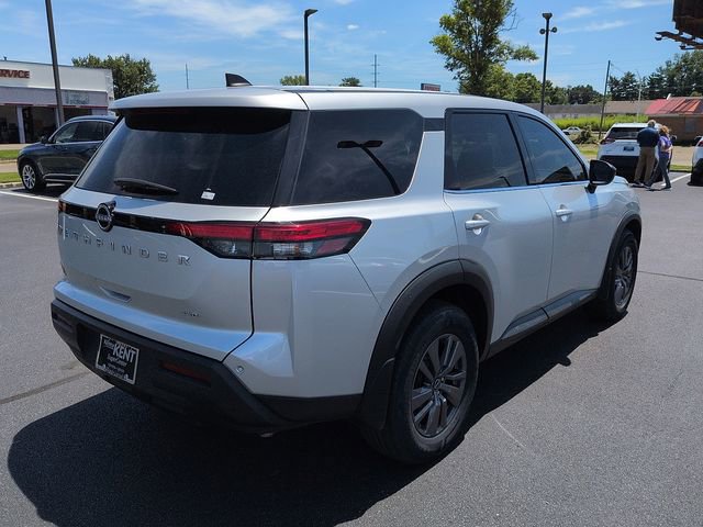 Used 2023 Nissan Pathfinder S AWD/4WD image 7