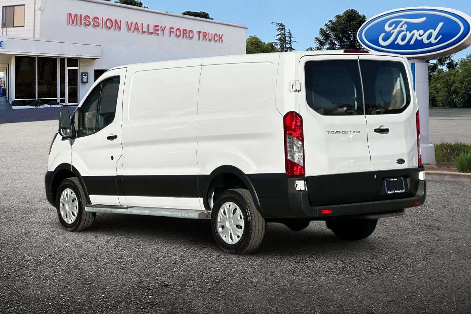 Used 2025 Ford Transit 250 Low Roof w/ Exterior Upgrade Package RWD image 6