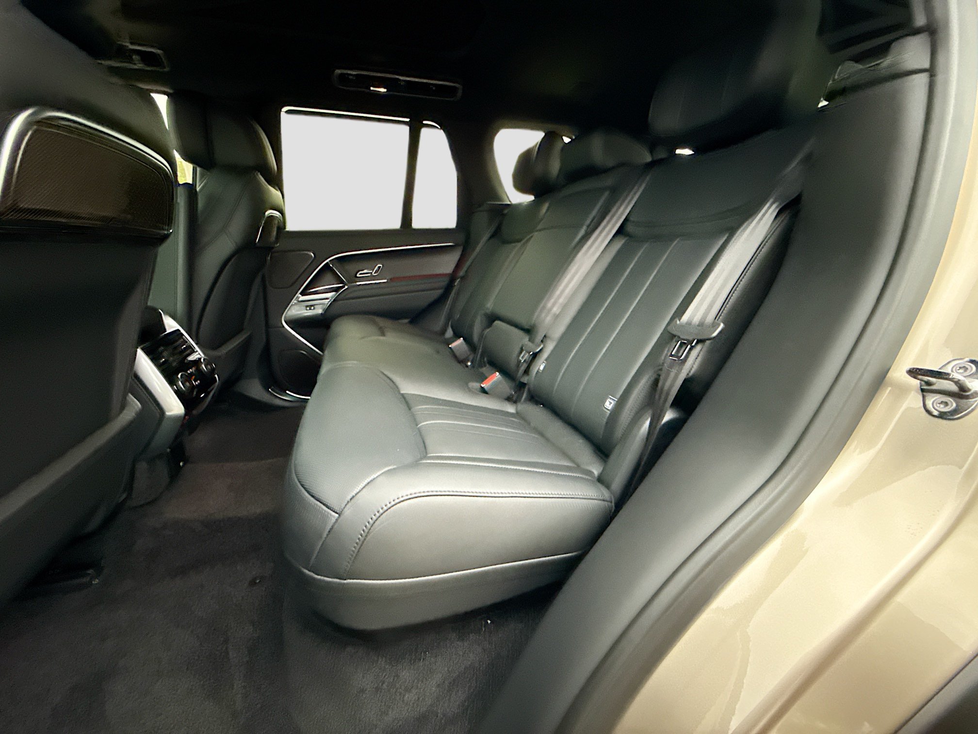 New 2026 Land Rover Range Rover Autobiography AWD/4WD image 21