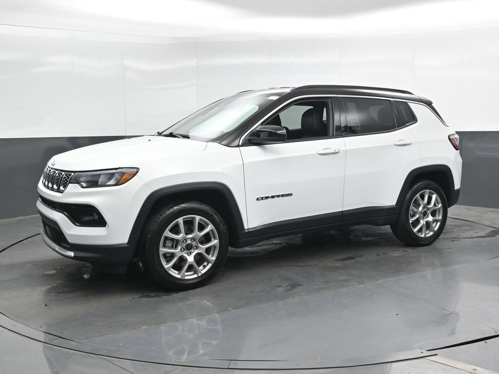 Used 2025 Jeep Compass Limited AWD/4WD image 8