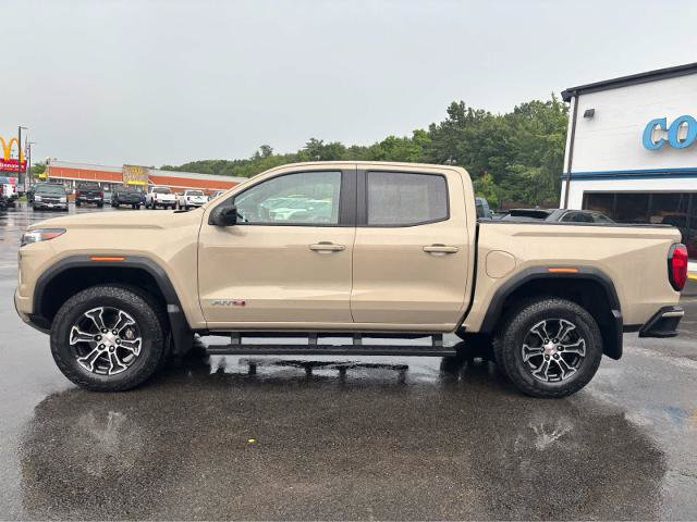 Used 2024 GMC Canyon AT4 AWD/4WD image 3