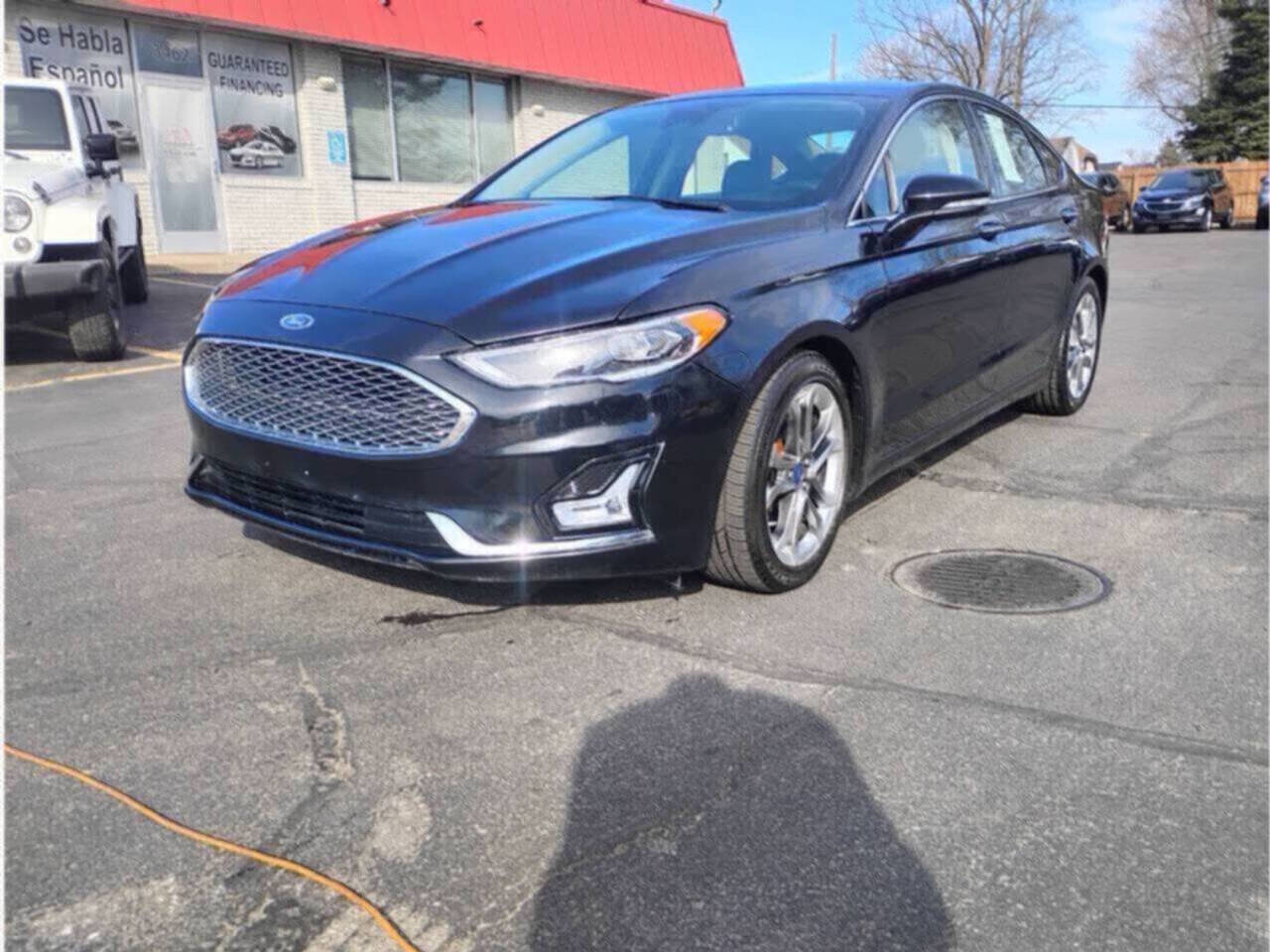 Used 2020 Ford Fusion Titanium image 3