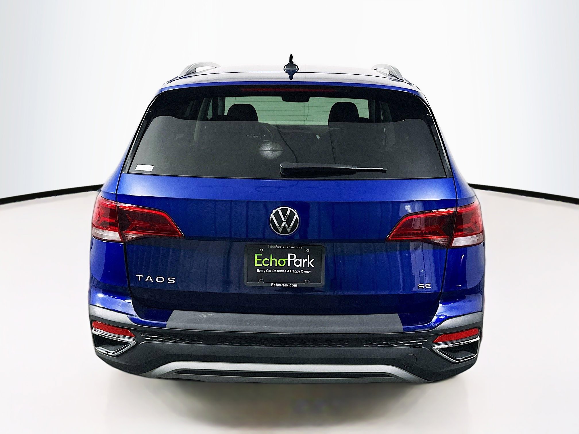 Used 2024 Volkswagen Taos SE image 7