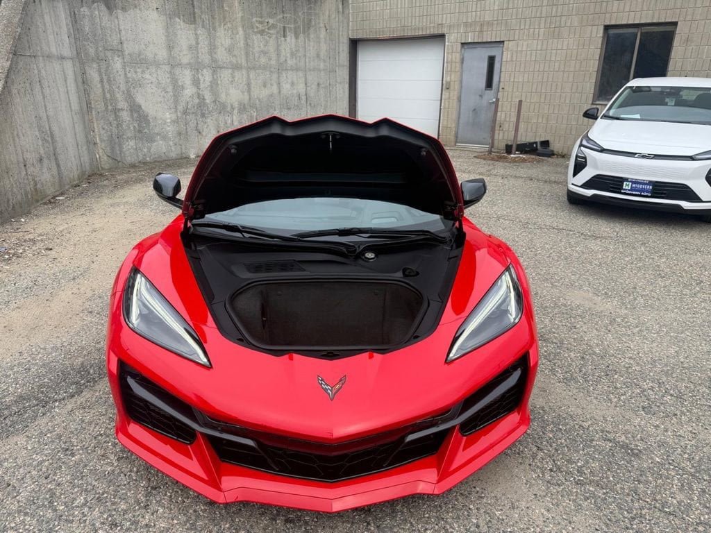 Used 2025 Chevrolet Corvette Z06 RWD image 14