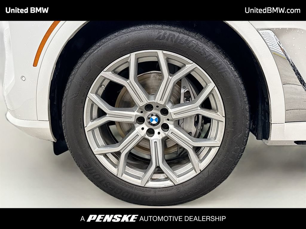 Certified 2023 BMW X7 xDrive40i w/ Premium Package image 2