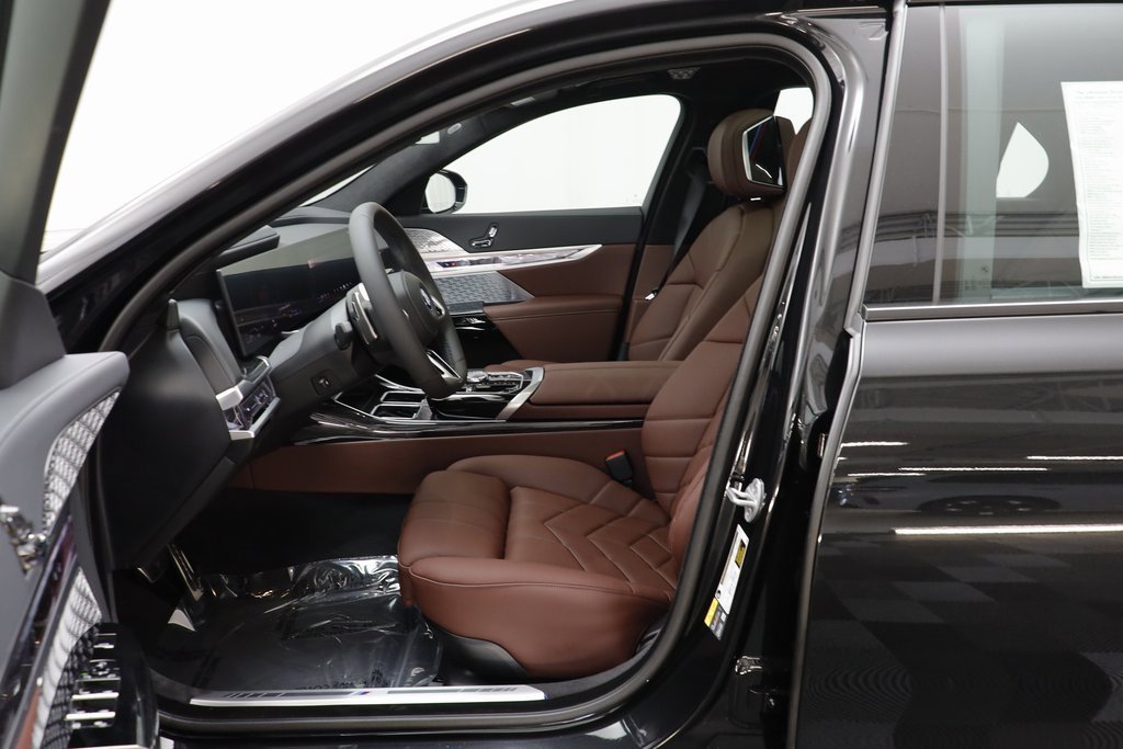 New 2026 BMW 750e xDrive w/ Executive Package image 7
