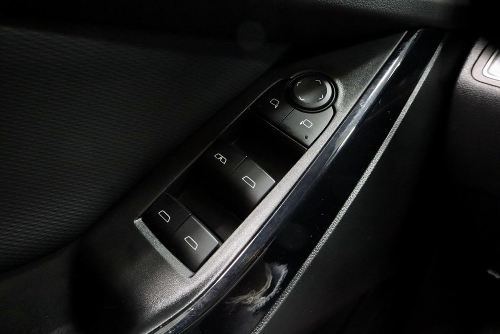 Used 2025 Chevrolet Equinox LT FWD image 23