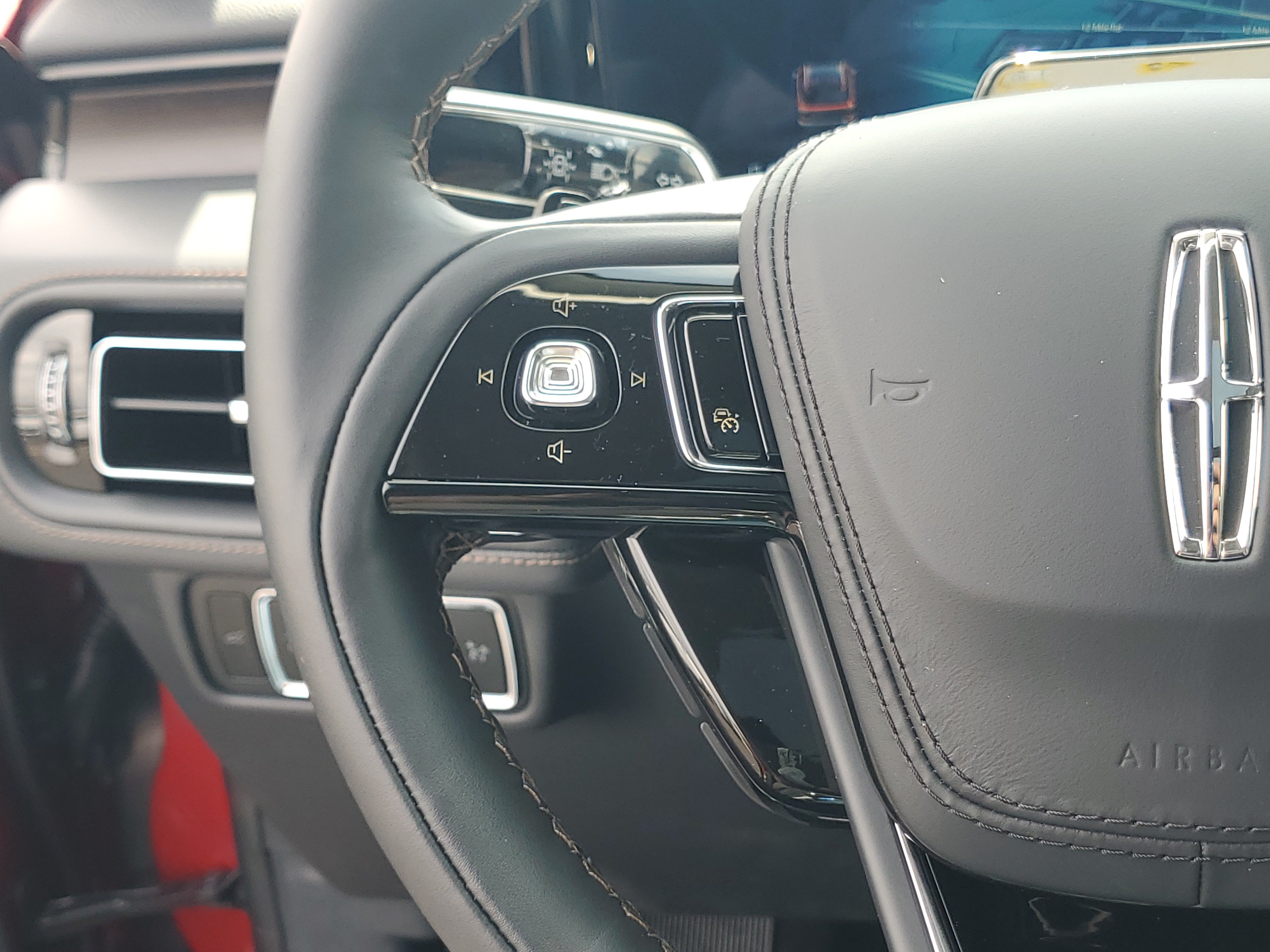 New 2026 Lincoln Aviator Reserve w/ Jet Appearance Package AWD/4WD image 15