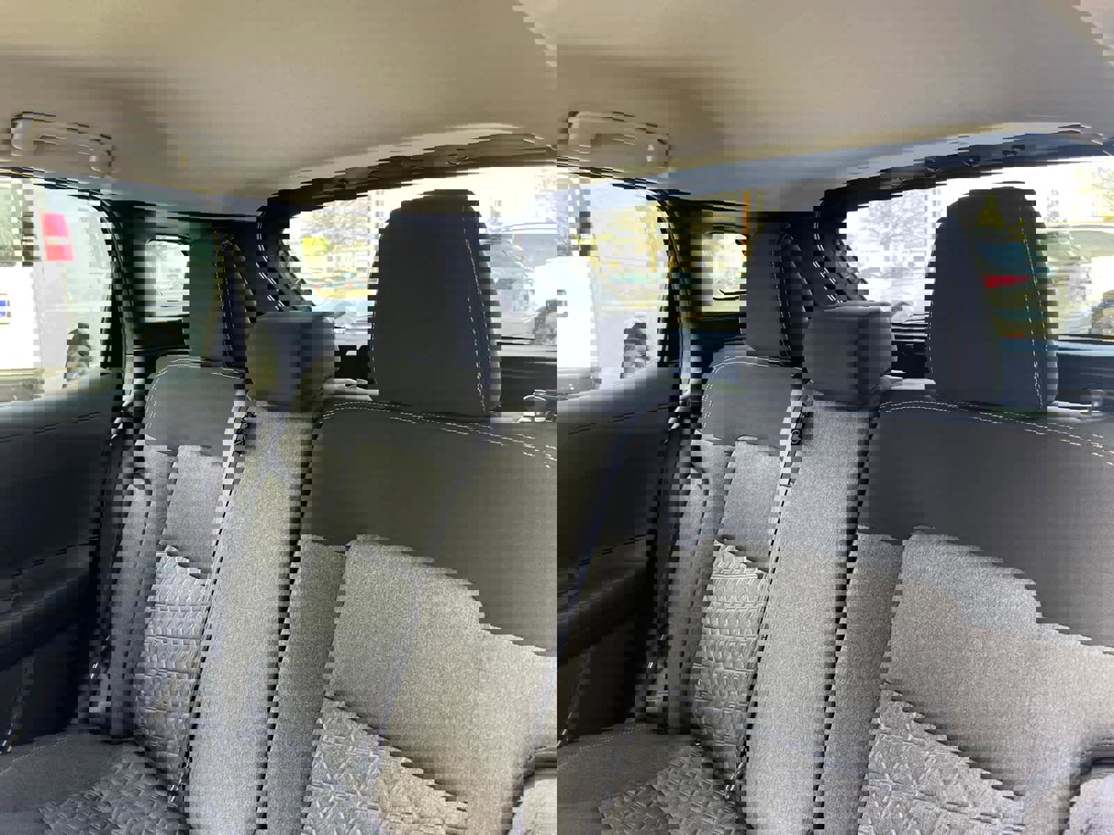 Used 2025 Nissan Kicks SV AWD/4WD image 30