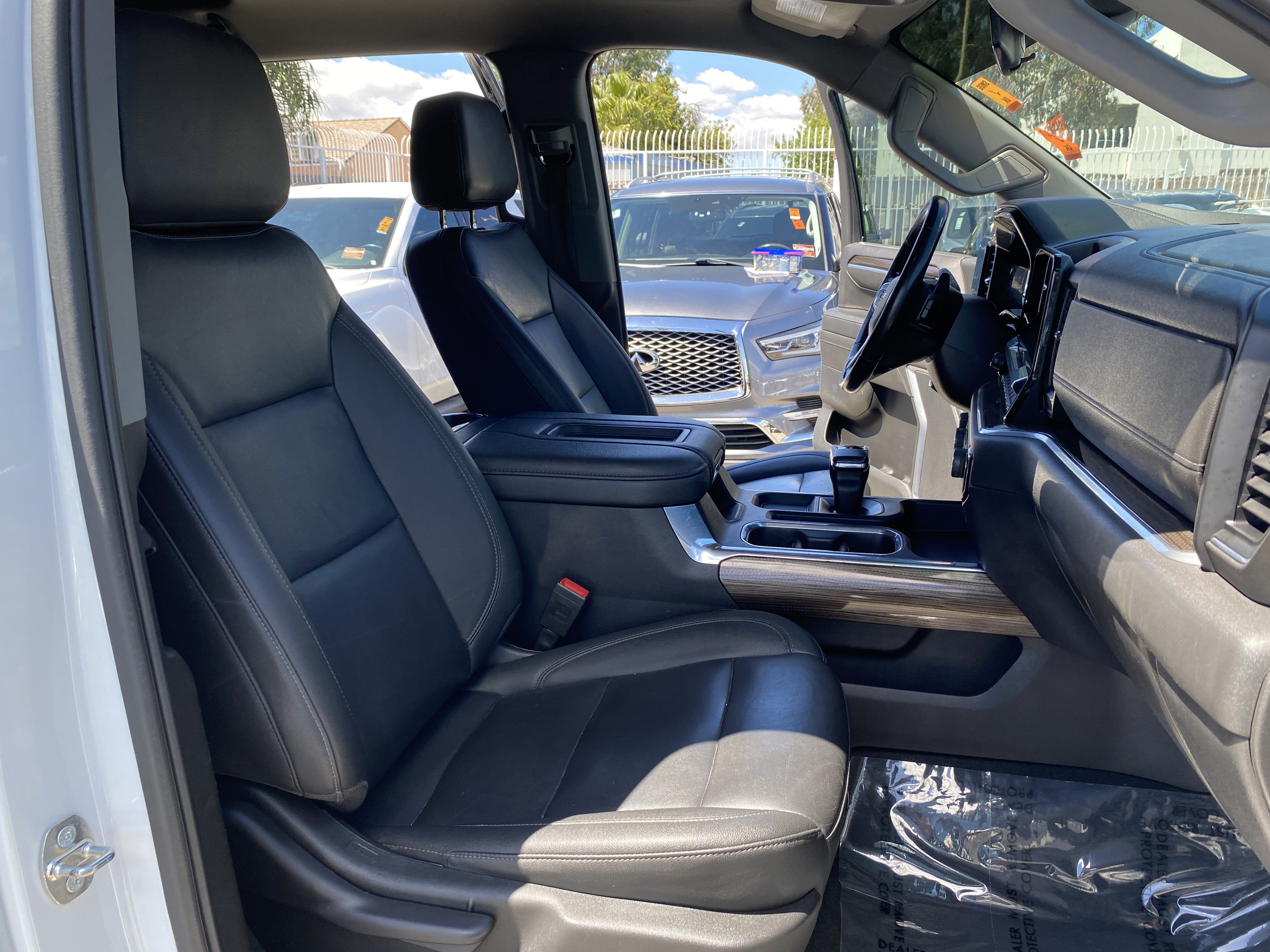 Used 2022 Chevrolet Silverado 1500 LT Trail Boss w/ LT Trail Boss Premium Package AWD/4WD image 27