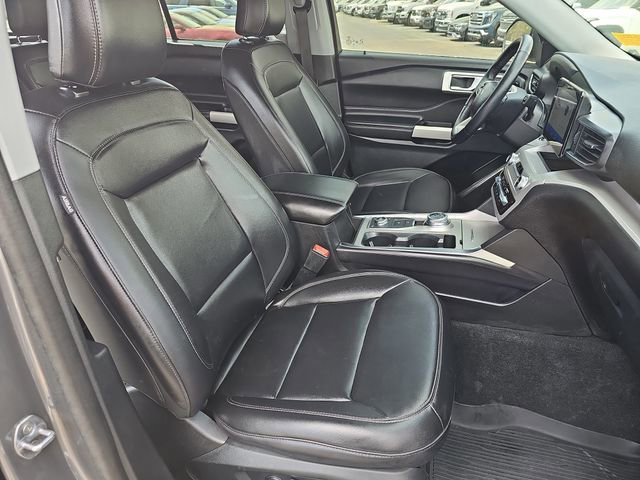 Used 2023 Ford Explorer XLT w/ Equipment Group 202A image 12