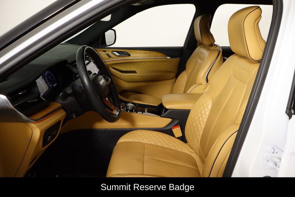 Used 2024 Jeep Grand Cherokee L Summit AWD/4WD image 14