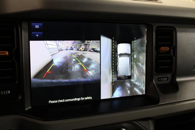 Used 2022 Ford Bronco Badlands image 16