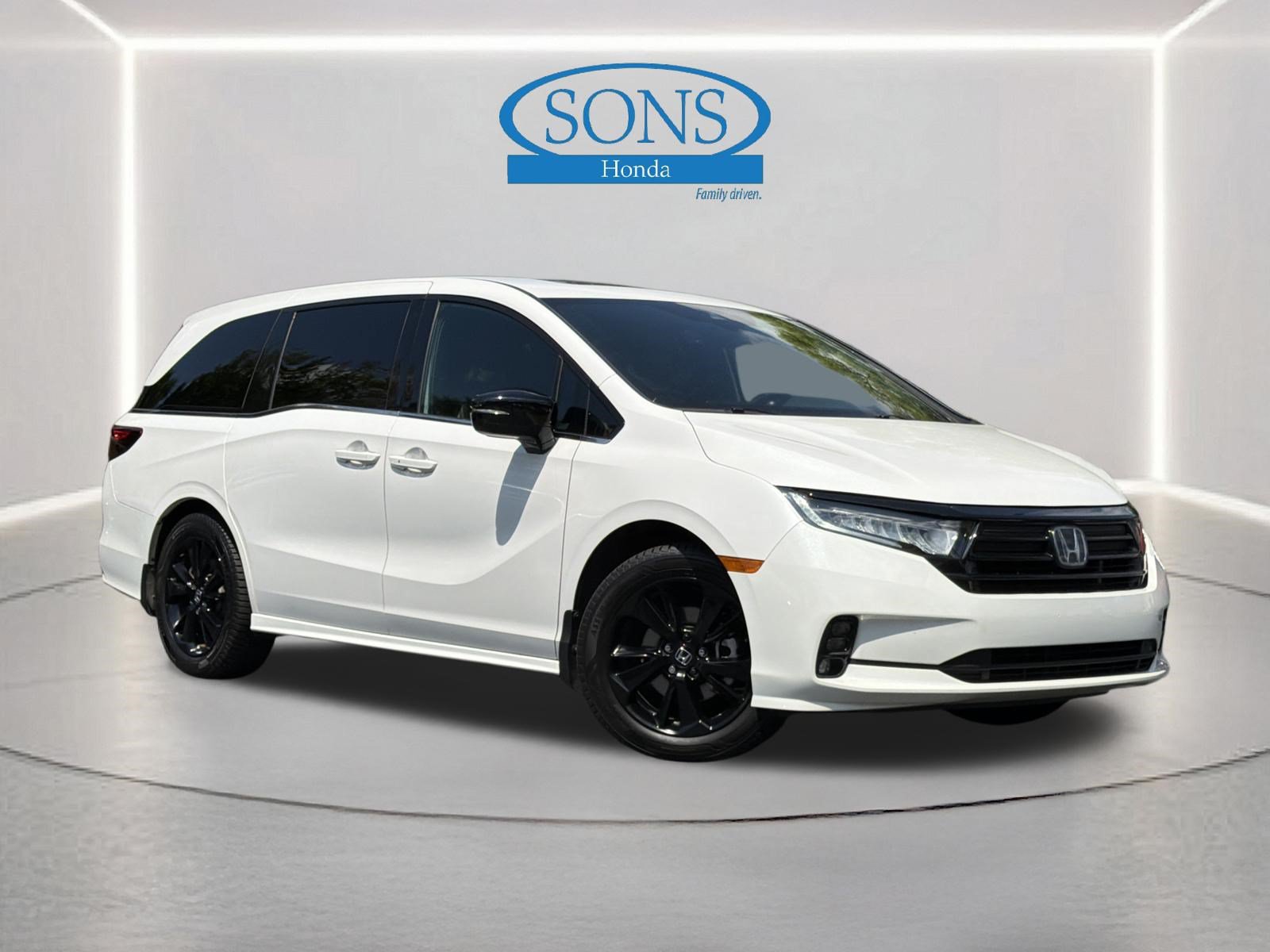 Certified 2024 Honda Odyssey Sport image 2