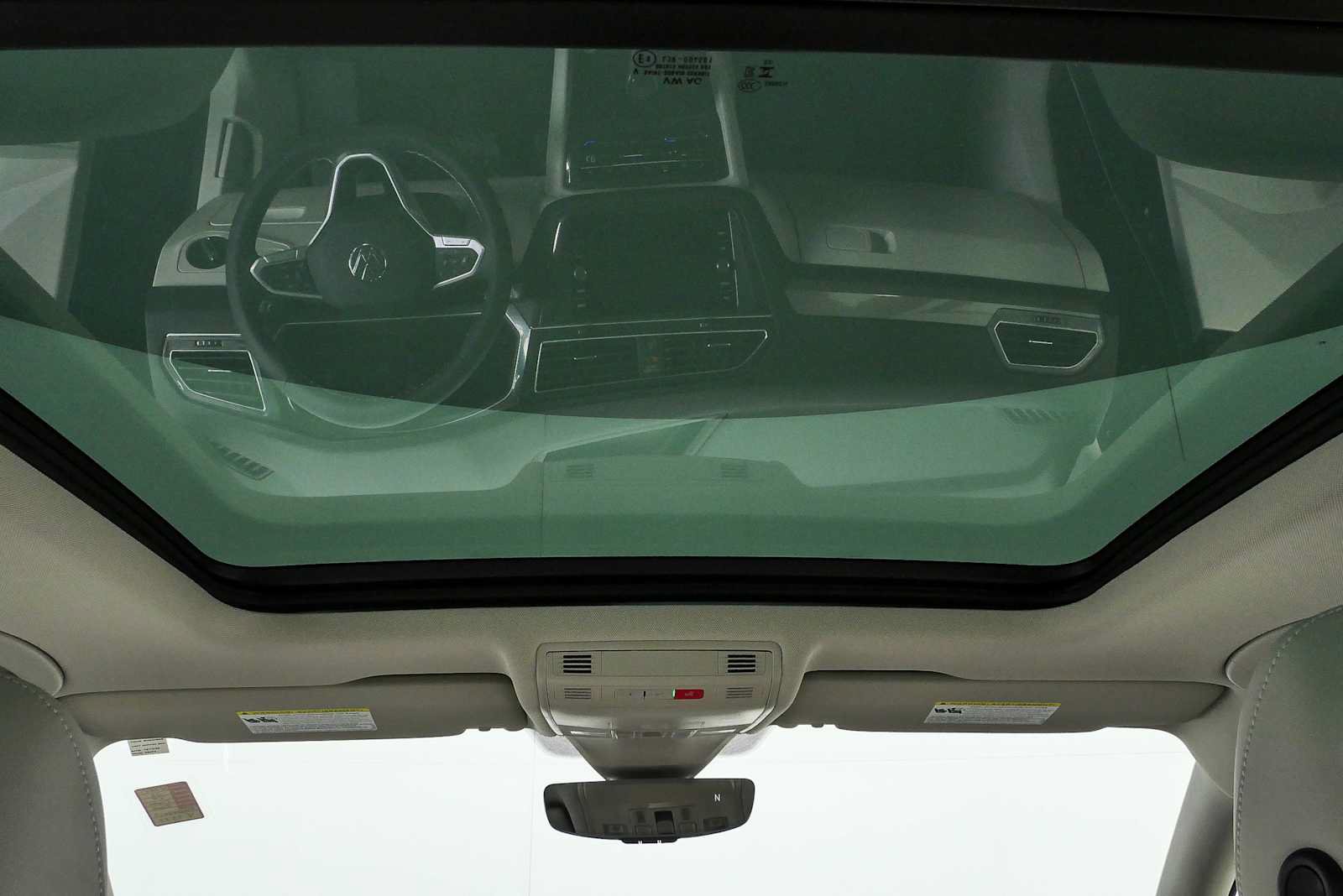 Certified 2023 Volkswagen Tiguan SE w/ Panoramic Sunroof Package FWD image 21