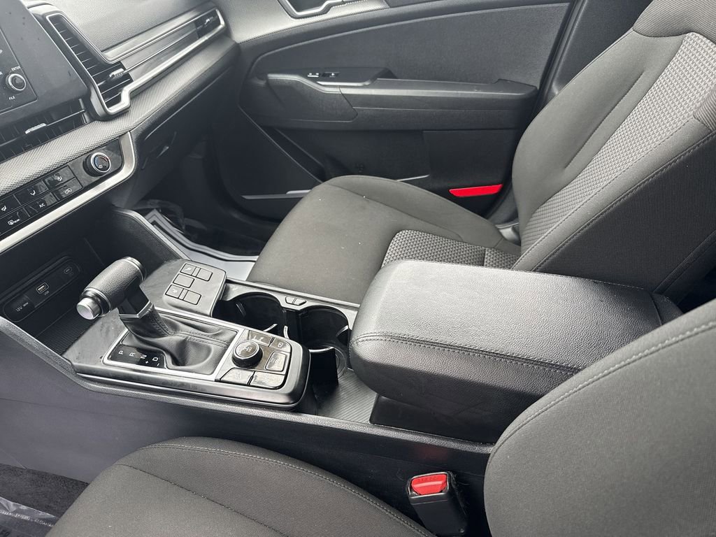 Used 2024 Kia Sportage LX image 22