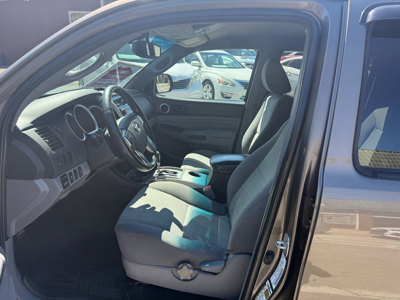 Used 2012 Toyota Tacoma 4x4 Double Cab w/ SR5 Pkg image 10