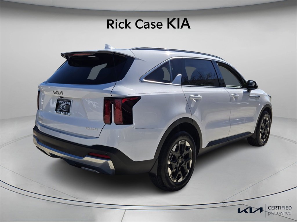Used 2025 Kia Sorento S image 7