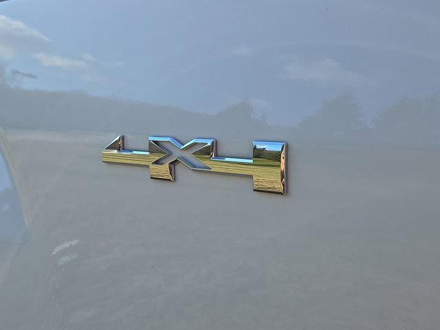 Used 2017 GMC Canyon SLT w/ Driver Alert Package image 31